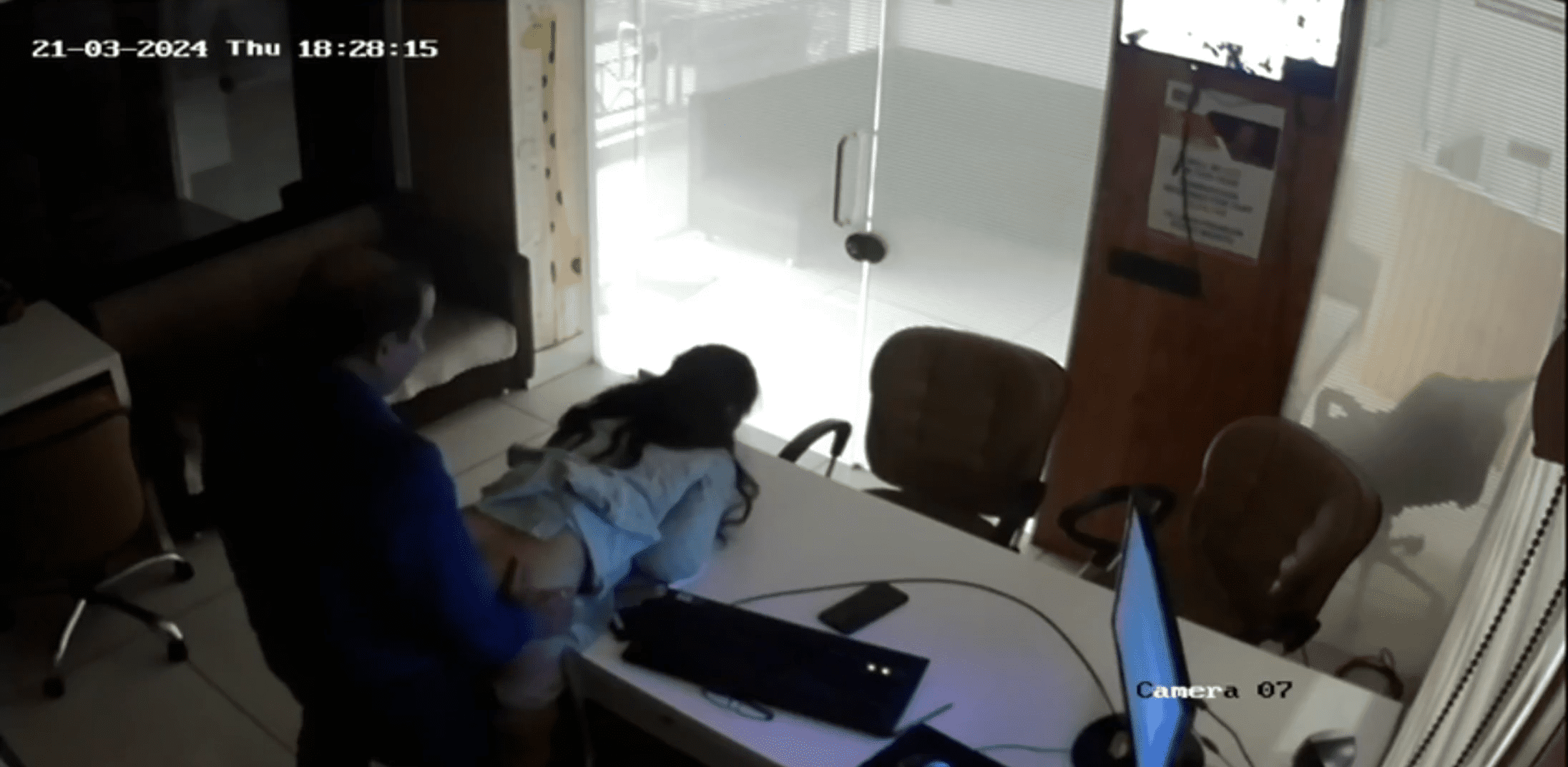 Meri friend Neha Srivastava ka boss ke sath sex cctv part 2