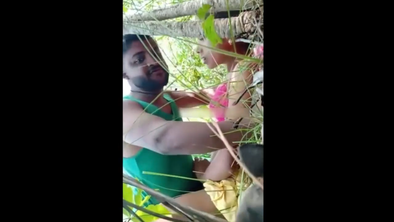 bhabhi ghar mai saman lene aai thi aur maine peel diya